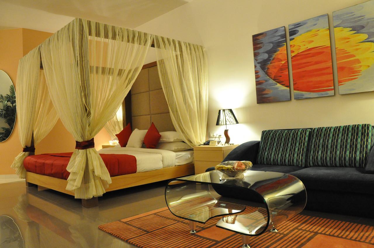 Hotel Seasons Rajkot Exterior foto