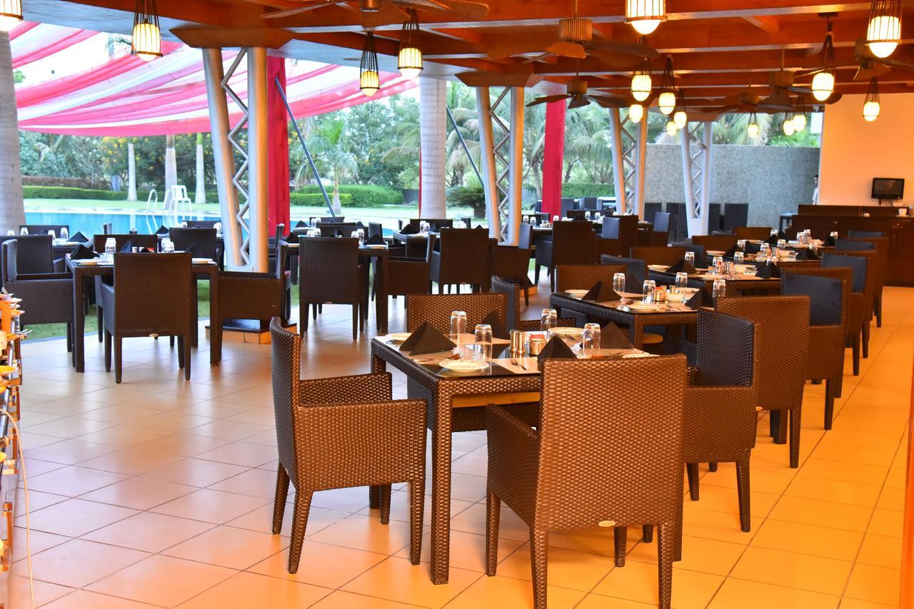 Hotel Seasons Rajkot Exterior foto