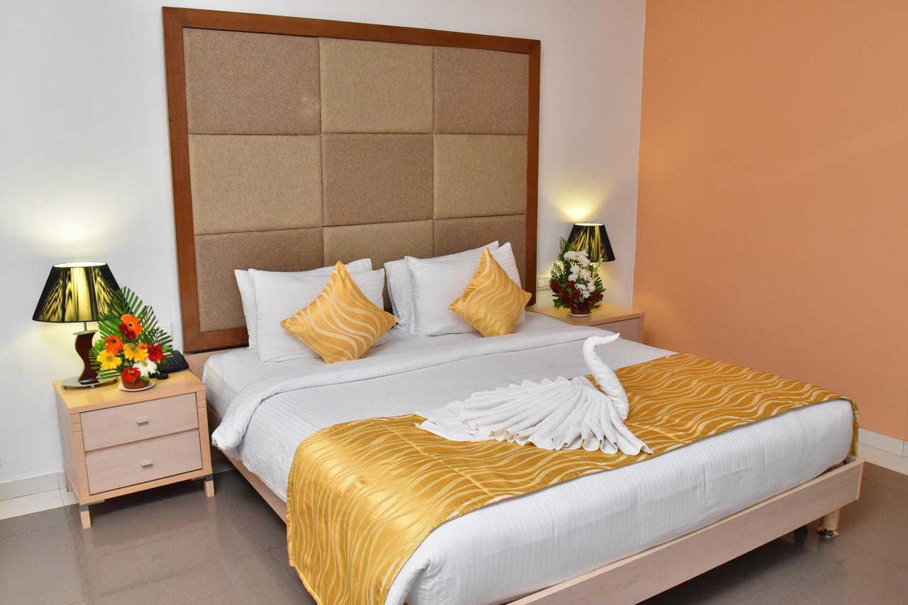 Hotel Seasons Rajkot Exterior foto