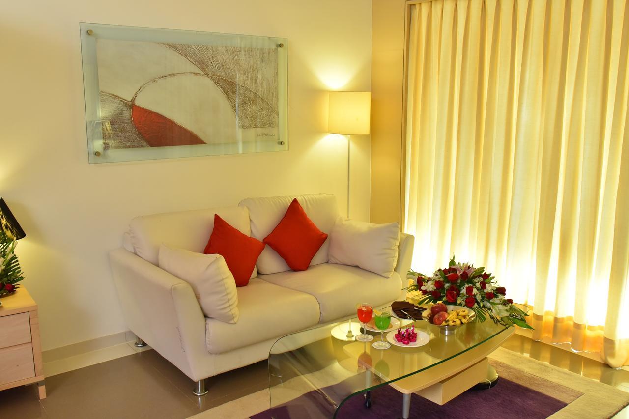 Hotel Seasons Rajkot Exterior foto